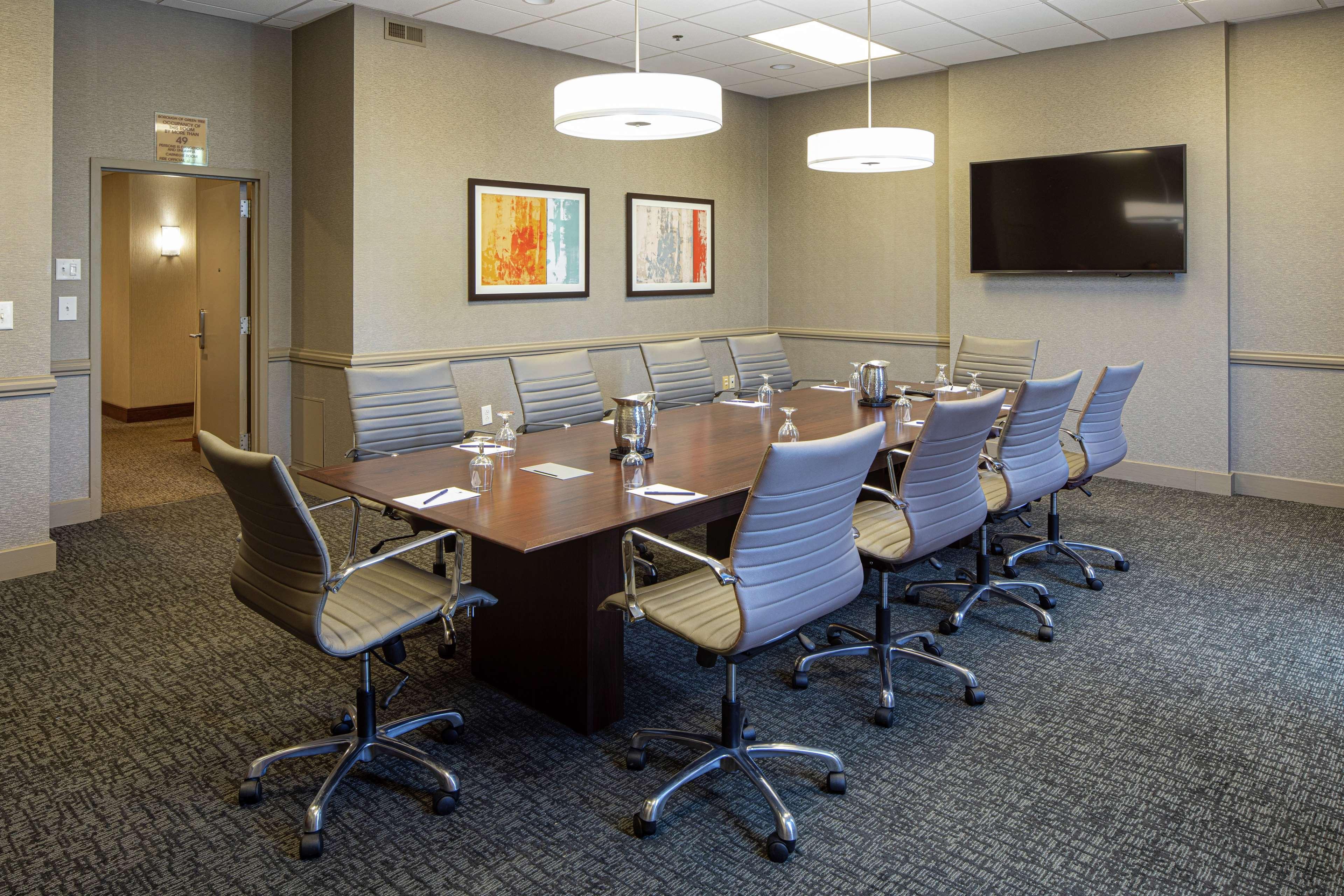 Crafton Doubletree By Hilton Pittsburgh-Green Tree מראה חיצוני תמונה
