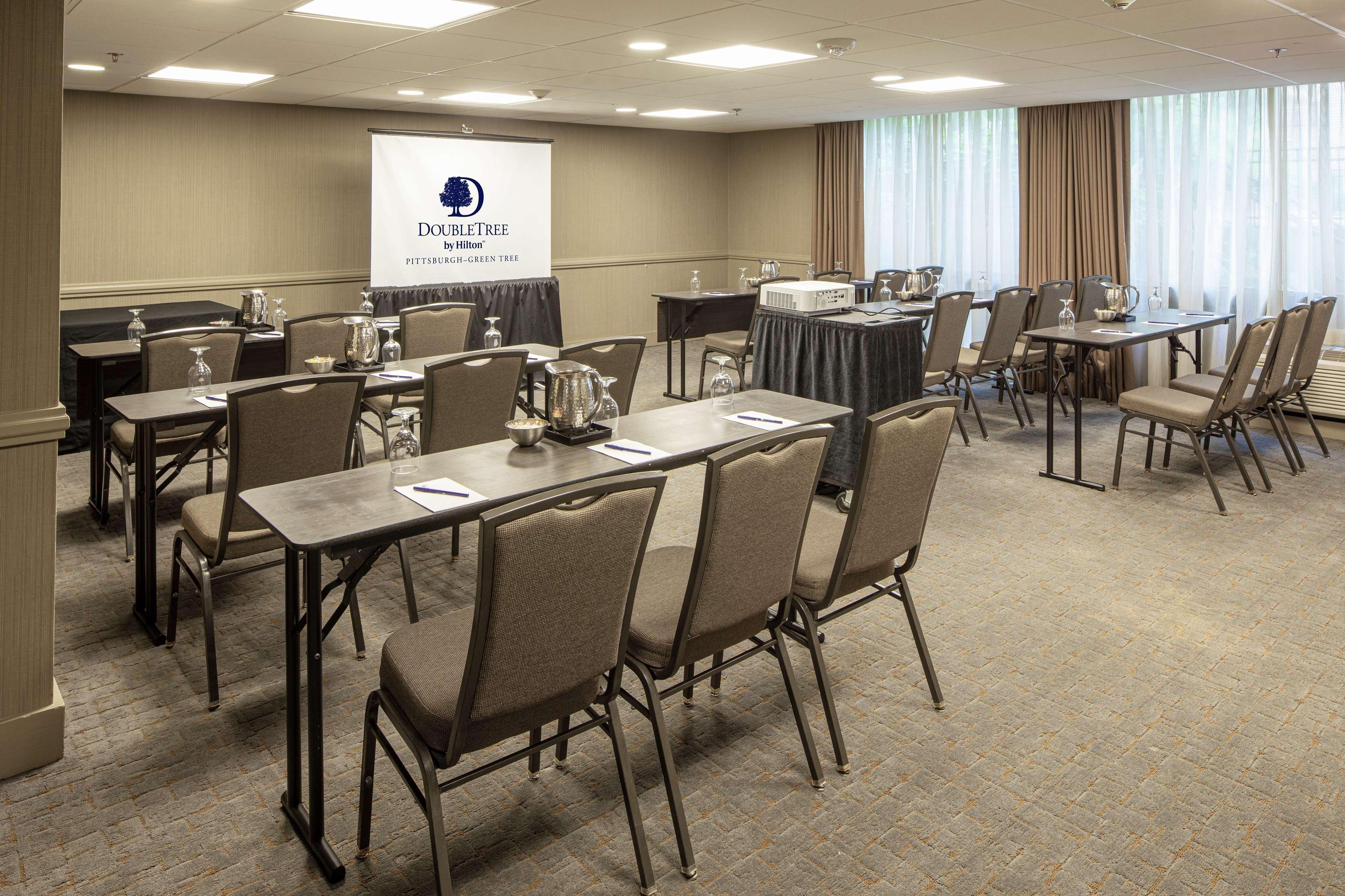 Crafton Doubletree By Hilton Pittsburgh-Green Tree מראה חיצוני תמונה