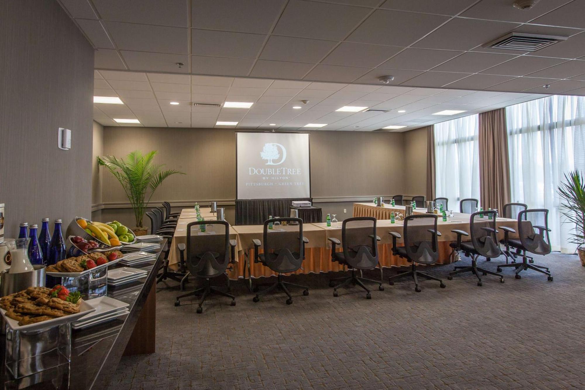 Crafton Doubletree By Hilton Pittsburgh-Green Tree מראה חיצוני תמונה