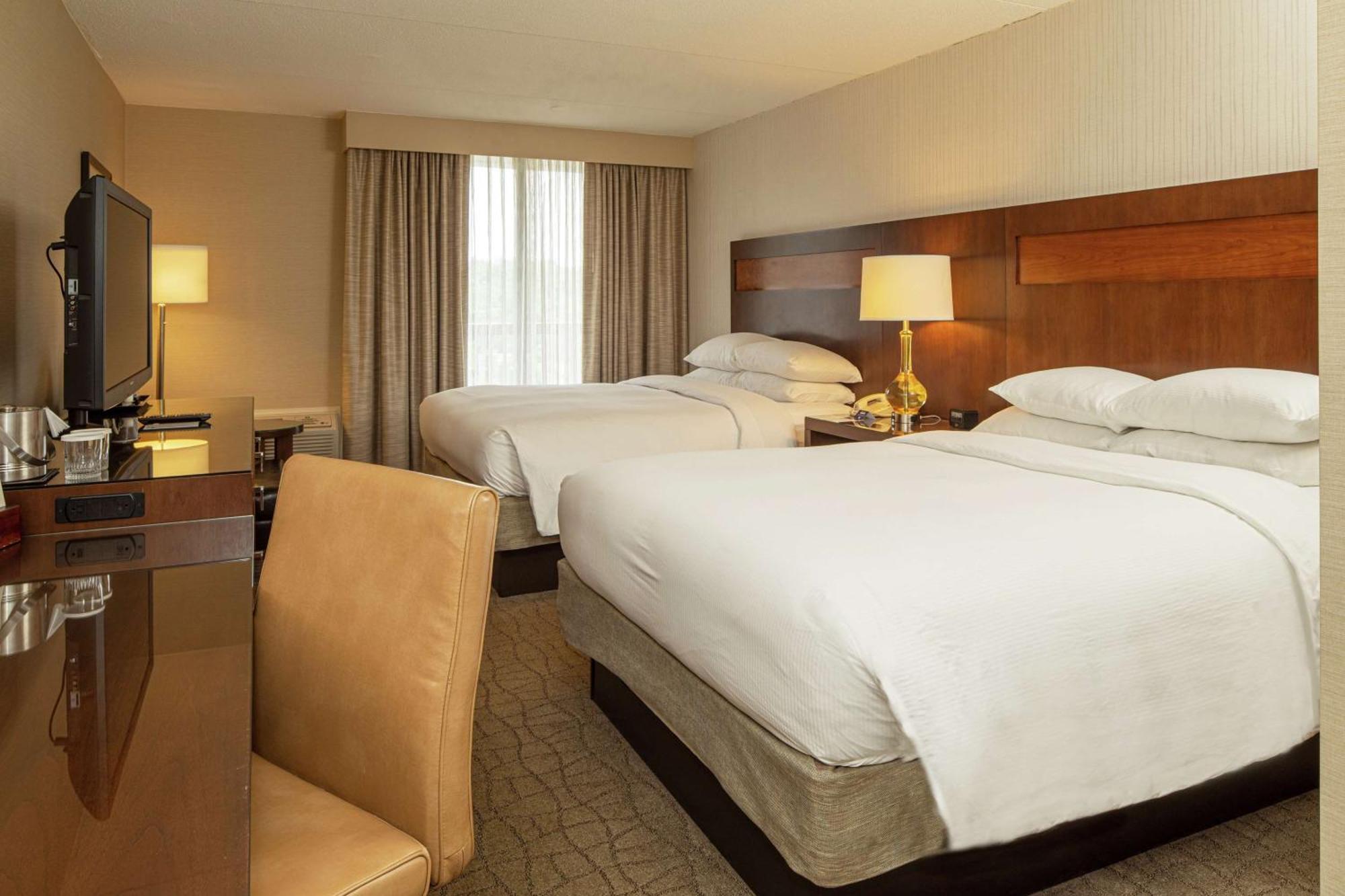Crafton Doubletree By Hilton Pittsburgh-Green Tree מראה חיצוני תמונה