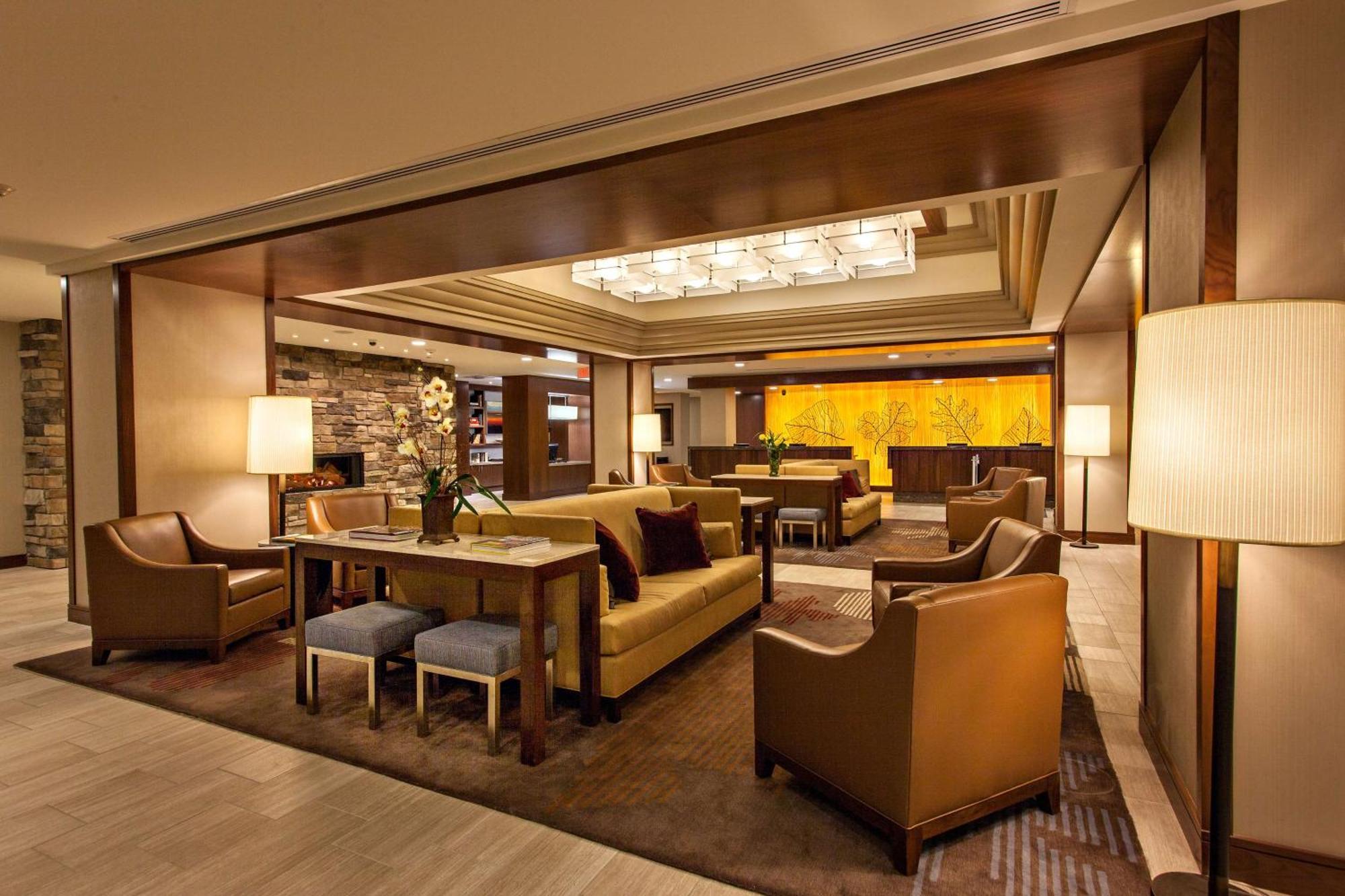 Crafton Doubletree By Hilton Pittsburgh-Green Tree מראה חיצוני תמונה