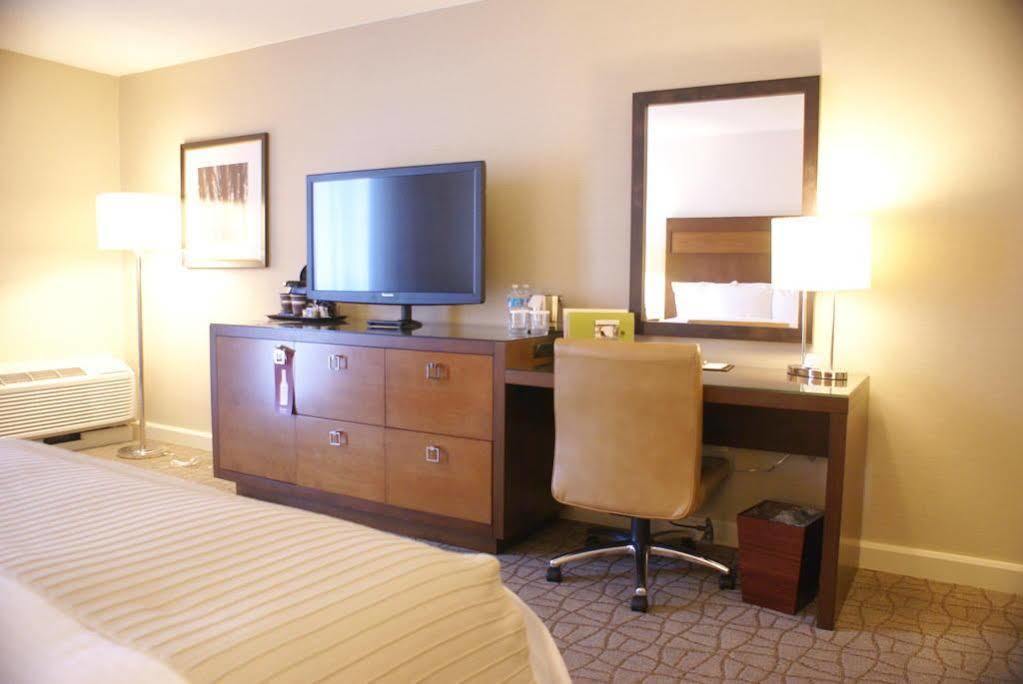 Crafton Doubletree By Hilton Pittsburgh-Green Tree מראה חיצוני תמונה